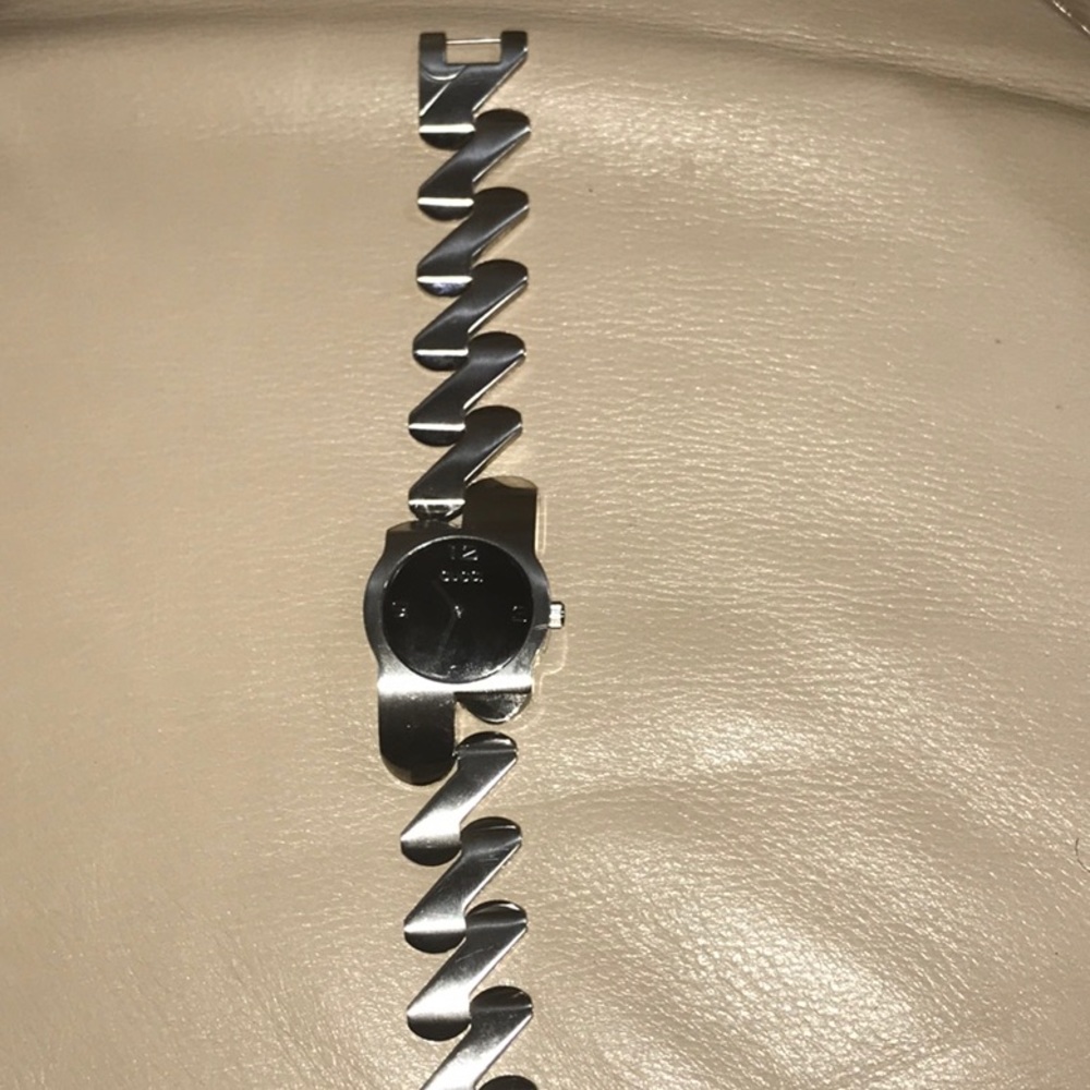 GUCCI Watch - Picture 3 of 8
